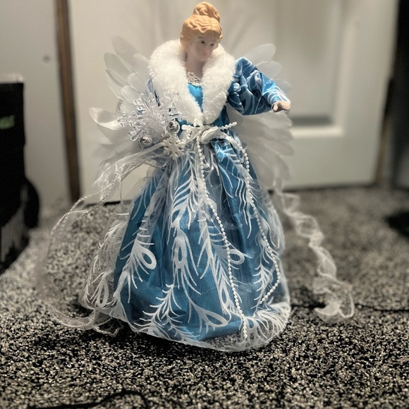 Blue and White Angel Figurine - Picture 1 of 4